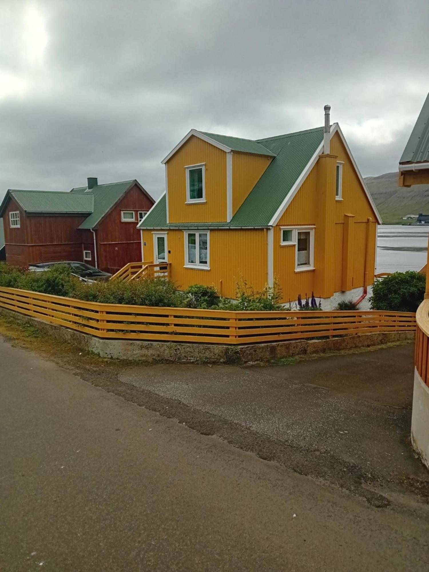 Willa Det Lille Gule Hus Trongisvágur Zewnętrze zdjęcie